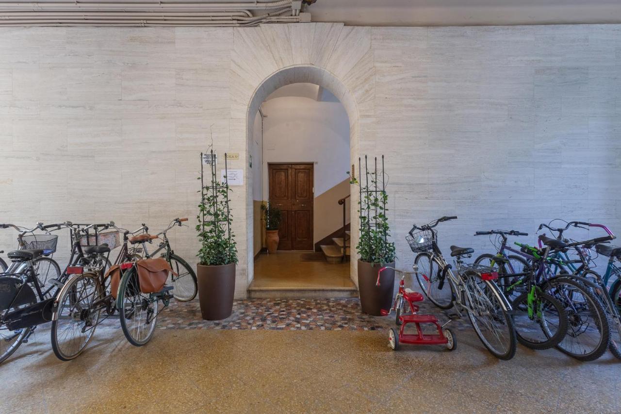 Accademia Delle Belle Arti University Apartment Bologna Luaran gambar